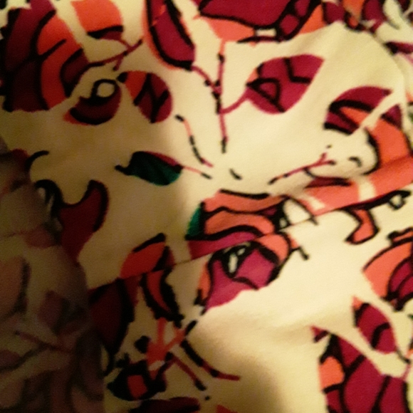 Lularoe tc rose print leggings. - Picture 8 of 13